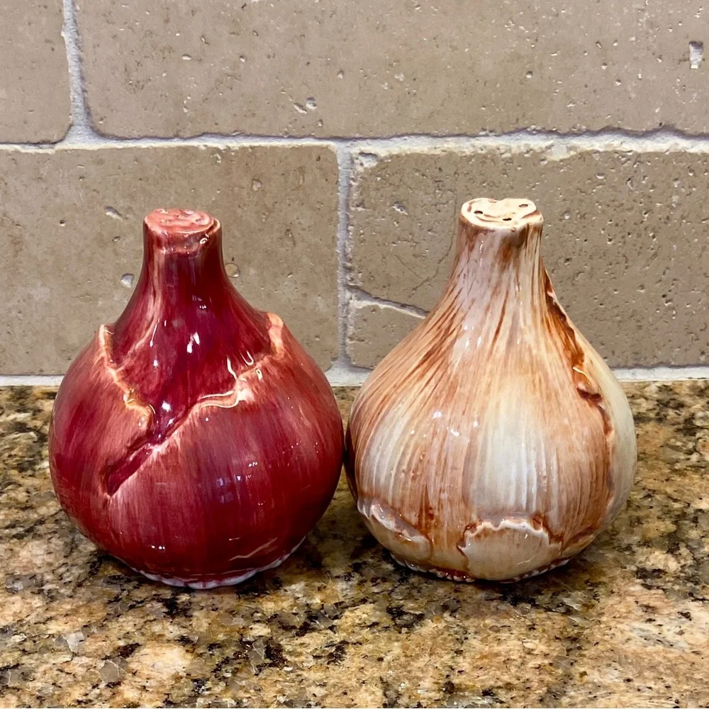 Dept. 56 salt and pepper shakers.  Red onion and yellow onion (or garlic). EVC - Picture 4 of 6
